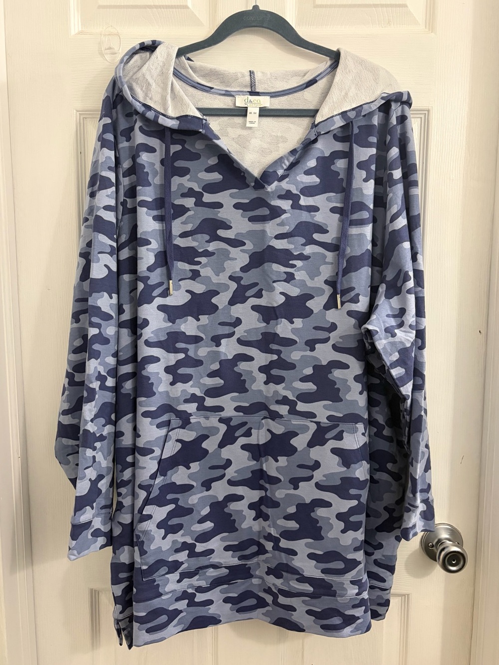D&co Blue Camo lightweight Hooded Pullover Sweatshirt. Size 5X